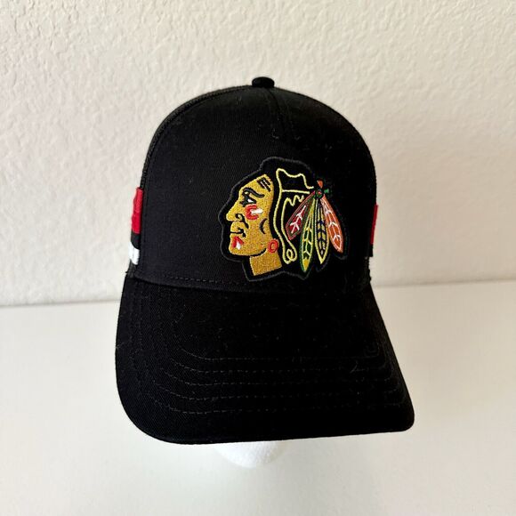 AMERICAN NEEDLE NHL Chicago Blackhawks Adjustable Snapback Hat in Black - Picture 2 of 9